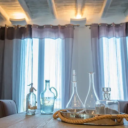 Aelia Paros Beachfront Вилла *