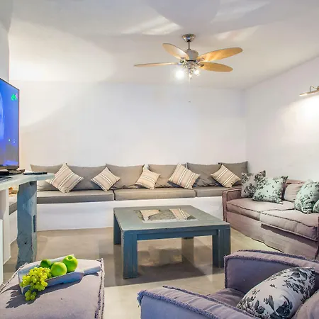 וילה Aelia Paros Beachfront חריסי אקטי