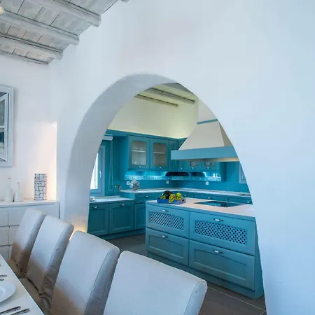 וילה Aelia Paros Beachfront *