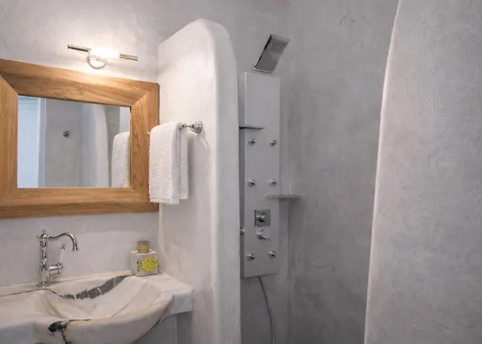 Vila Aelia Paros Beachfront *