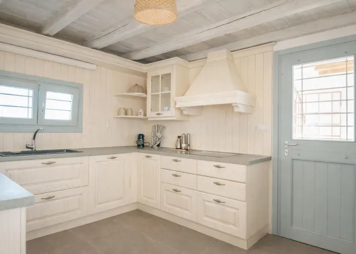 Aelia Paros Beachfront Vila Chrisi Akti (Paros)