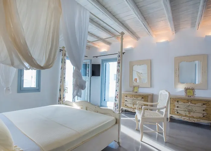 Aelia Paros Beachfront Villa Chrisi Akti (Paros)