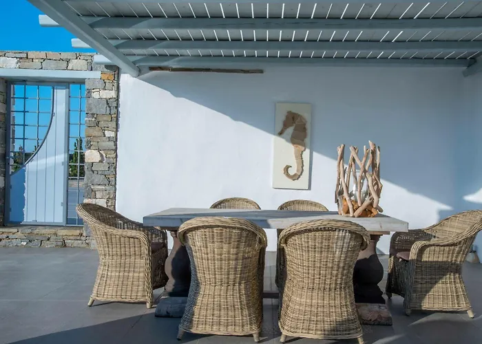 Aelia Paros Beachfront Vila