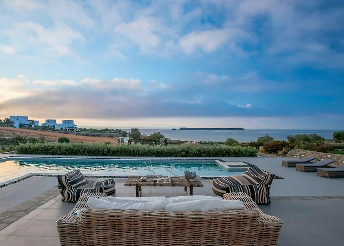 Aelia Paros Beachfront Vila